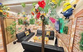 Hotel Jungle Fun Fun J5周辺駐車場多数有難り24H500円からusj10 Minutes